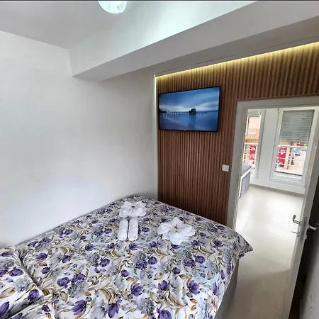 Apartament Max *